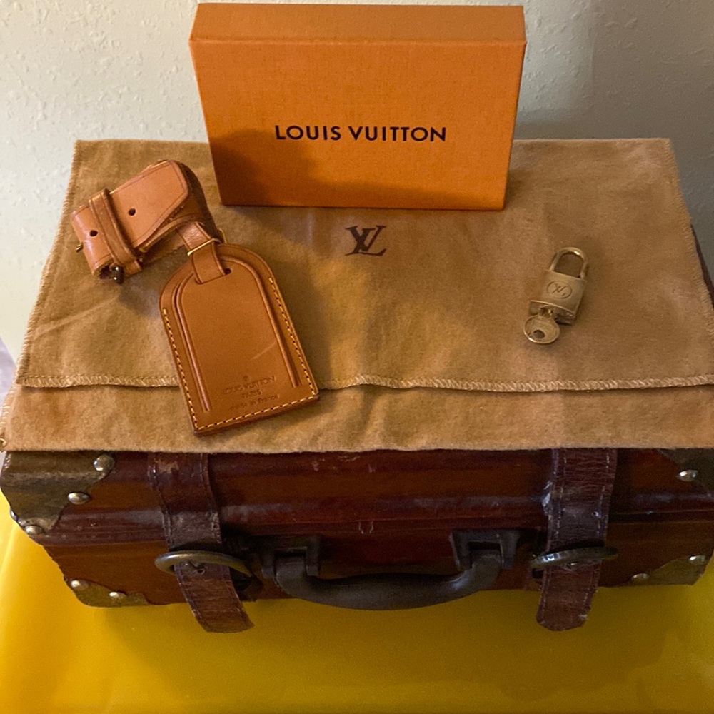 Louis Vuitton Dust Bag/Luggage Tag&Poignet Lock&Key